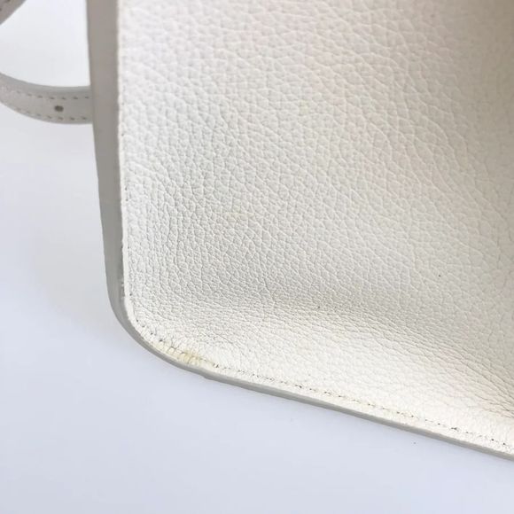 Louis Vuitton Shoulder Bag Lock Me Tote PM White - Picture 8 of 16